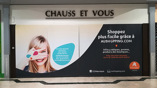 Decor Auchan pour cacher les travaux en arrière plan