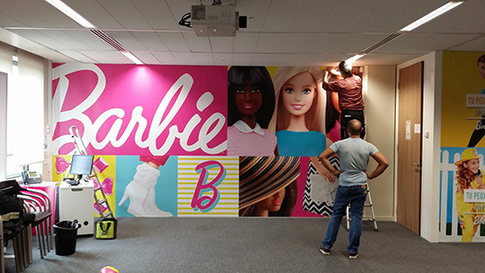Mural BARBIE - Sige social de Mattel